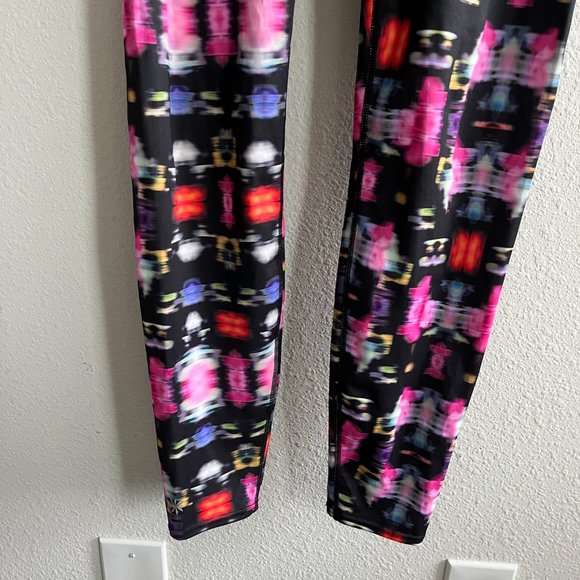 Athleta Women's Black and Pink Freedom Sonar Leggings Size M - Picture 4 of 12